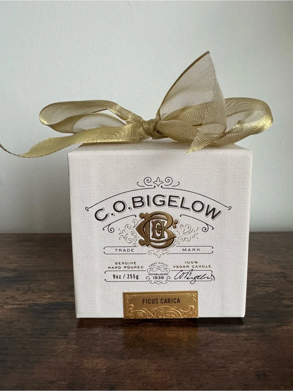 C.O. Bigelow Ficus Carica Decorative Gold & Cream Candle